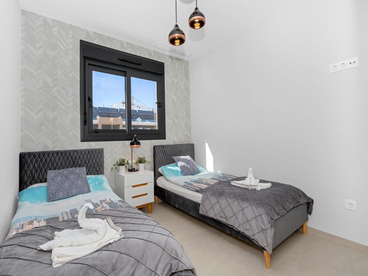 Lovely First Floor Apartment, Heating Pool ! Alicante Buitenkant foto